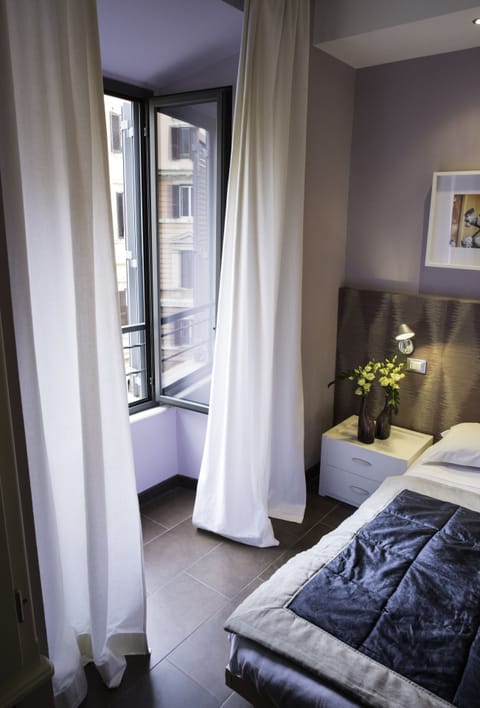 1 bedroom, premium bedding, minibar, in-room safe