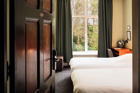 Double Room, 2 Twin Beds | Desk, blackout drapes, free WiFi, bed sheets