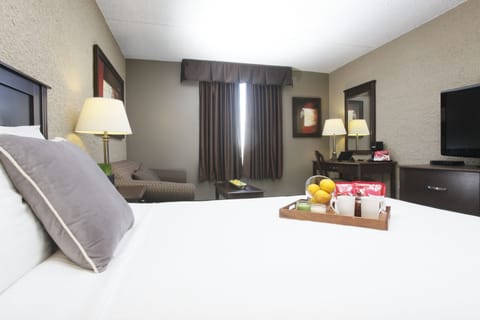 Premium bedding, pillowtop beds, desk, laptop workspace