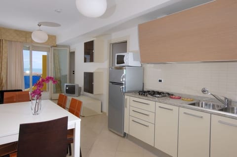 Penthouse, 2 Bedrooms (C1 South Sea) | Living area | LCD TV