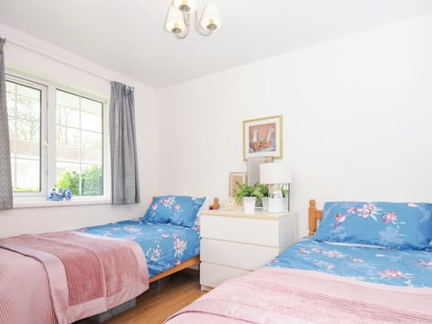 Cottage | 2 bedrooms, individually decorated, individually furnished, free WiFi