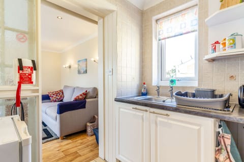 Cottage | Private kitchen | Cookware/dishes/utensils