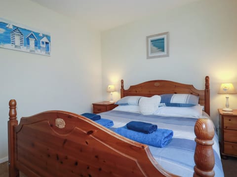 Cottage | 2 bedrooms, individually decorated, individually furnished, free WiFi