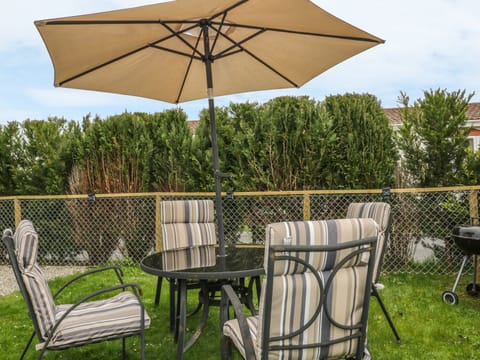 Cottage | Property grounds