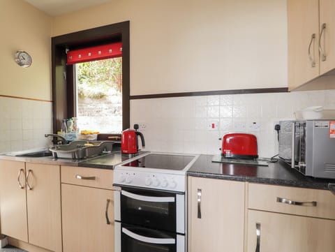 Cottage | Private kitchen | Cookware/dishes/utensils