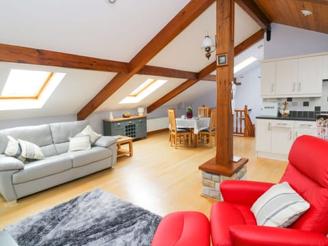 Cottage | Living area | TV