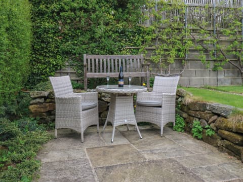 Cottage | Outdoor dining