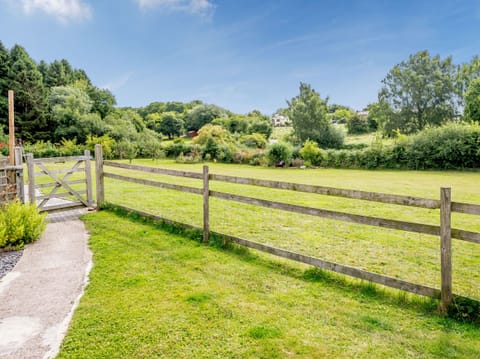 Cottage | Property grounds