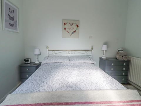 Cottage | 1 bedroom, individually decorated, individually furnished, free WiFi