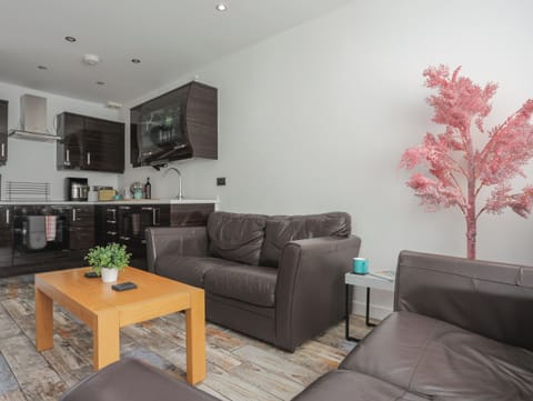 Cottage | Living area | TV