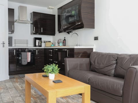 Cottage | Living area | TV