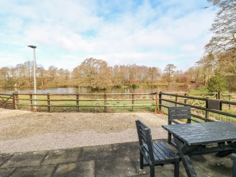 Cottage | Property grounds