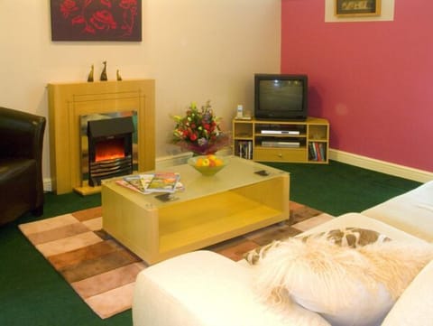 Cottage | Living room | TV