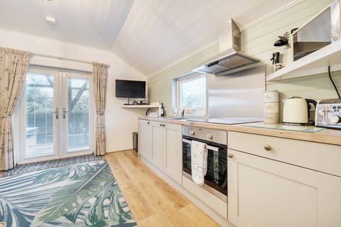 Cottage | Private kitchen | Cookware/dishes/utensils