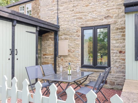 Cottage | Outdoor dining