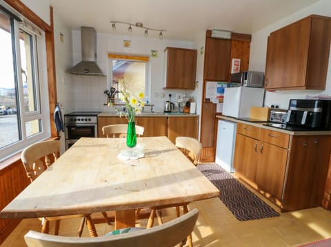 Cottage | Private kitchen | Cookware/dishes/utensils