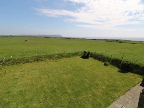 Cottage | Property grounds