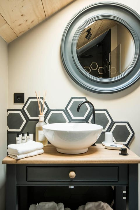 Free toiletries, hair dryer, towels