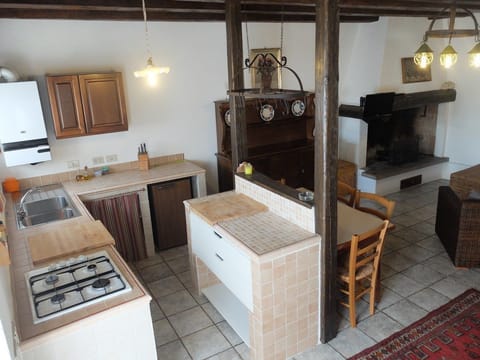 Apartment, 2 Bedrooms (APT 2) | Iron/ironing board, free WiFi