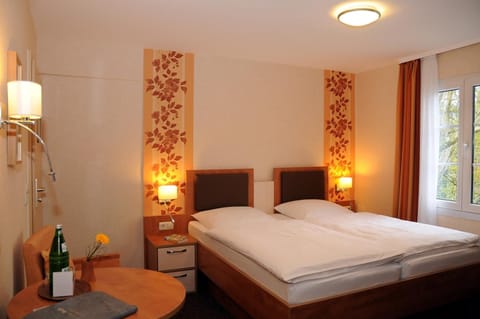 Desk, blackout drapes, free WiFi, bed sheets