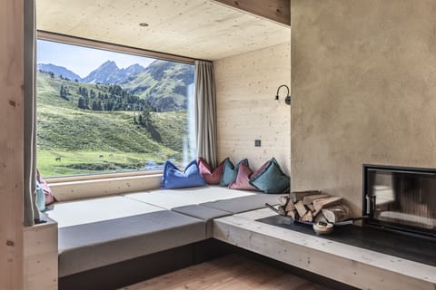 Panoramic Suite (Hoch & Herrlich 3-Seenhaus) | Hypo-allergenic bedding, in-room safe, individually decorated