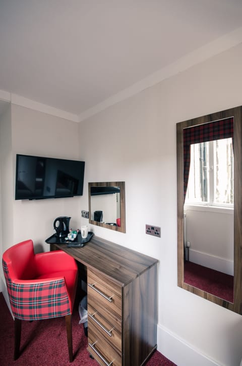 Single Room | Desk, iron/ironing board, free WiFi, bed sheets