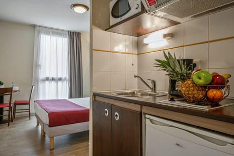 Standard Studio | Private kitchenette | Fridge, microwave, stovetop, dishwasher