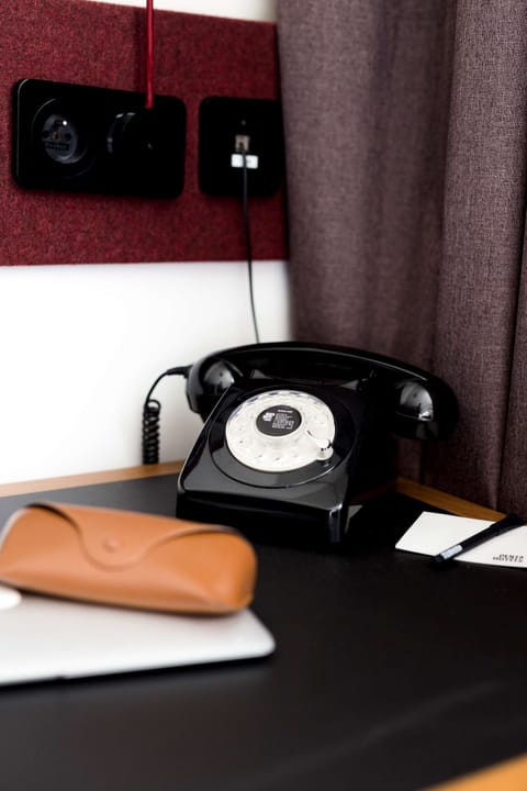 penta Single Room | Premium bedding, individually decorated, individually furnished, desk