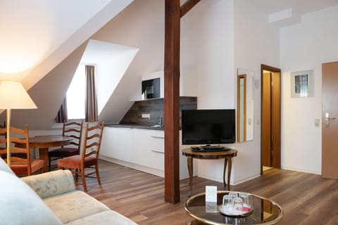 Suite, Multiple Beds, City View | Hypo-allergenic bedding, free WiFi, bed sheets