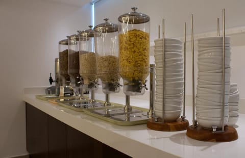 Breakfast, lunch, dinner served; international cuisine