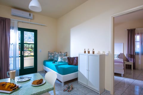 Superior Apartment (4 people) | In-room safe, iron/ironing board, free WiFi, bed sheets