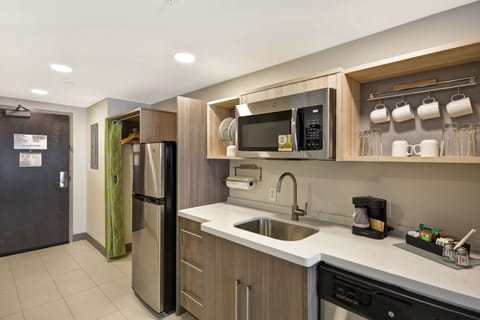 Suite, 1 Bedroom, Non Smoking | Private kitchen | Full-size fridge, microwave, dishwasher, coffee/tea maker