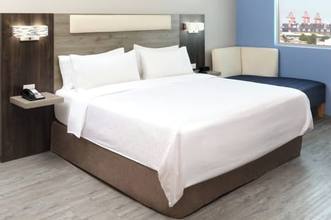 Standard Room, 1 King Bed (Minifridge) | Down comforters, Select Comfort beds, in-room safe, desk