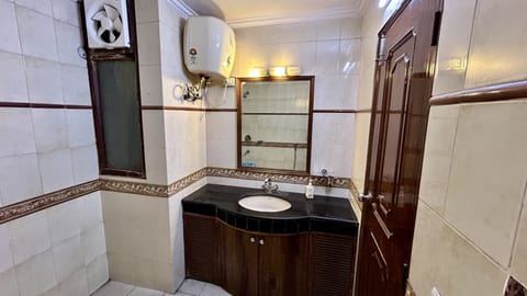 Super Deluxe Room  | Bathroom | Shower