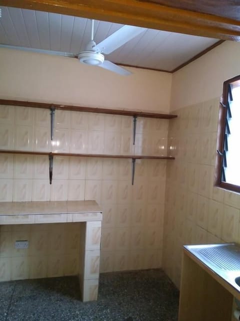 Comfort Apartment, 1 Bedroom, Non Smoking | Private kitchen | Stovetop, electric kettle, cookware/dishes/utensils