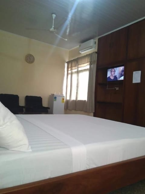 Comfort Apartment, 1 Bedroom, Non Smoking | 1 bedroom, minibar, in-room safe, individually decorated