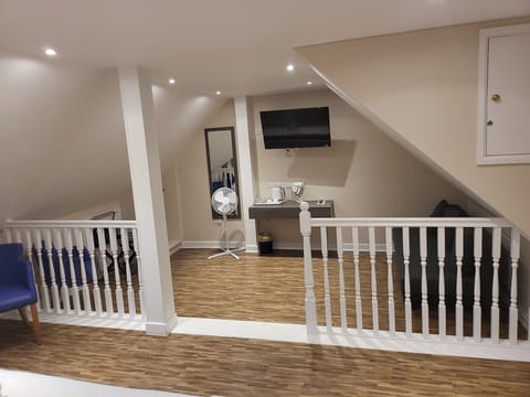 Deluxe Suite, Bathtub | Premium bedding, desk, laptop workspace, soundproofing