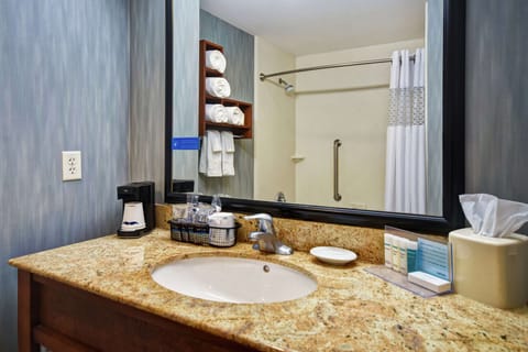 Two Queen Beds | Bathroom | Combined shower/tub, free toiletries, hair dryer, towels