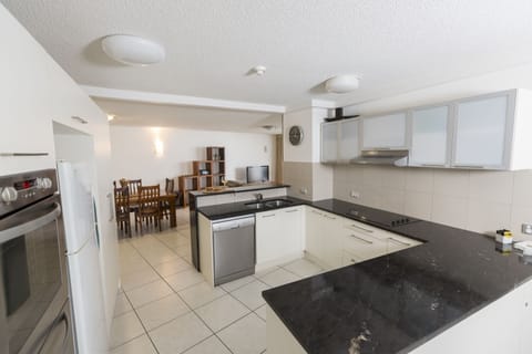 Family Ocean View Apartment | Private kitchen | Full-size fridge, microwave, oven, stovetop