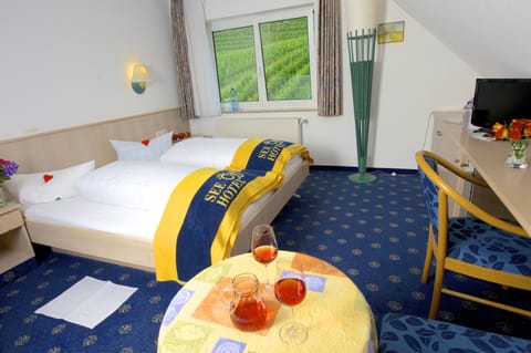 Double Room, Vineyard View | Minibar, in-room safe, desk, rollaway beds