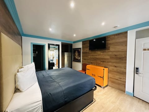 Family Suite, 2 Bedrooms | Soundproofing, free WiFi, bed sheets