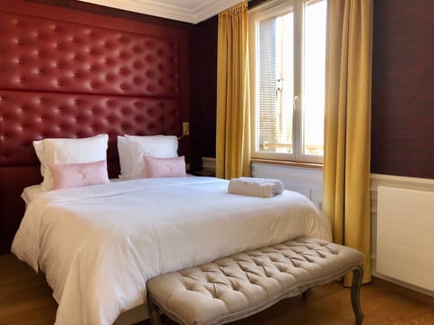 Suite | Individually decorated, individually furnished, desk, blackout drapes