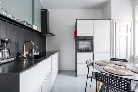 City Apartment, 1 Bedroom, City View | Private kitchen | Fridge, stovetop, dishwasher, coffee/tea maker