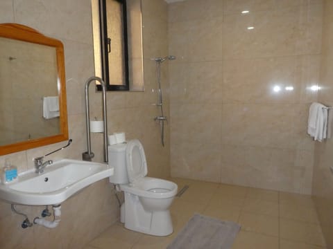 Standard Quadruple Room, Pool View, Ground Floor | Bathroom | Shower, towels