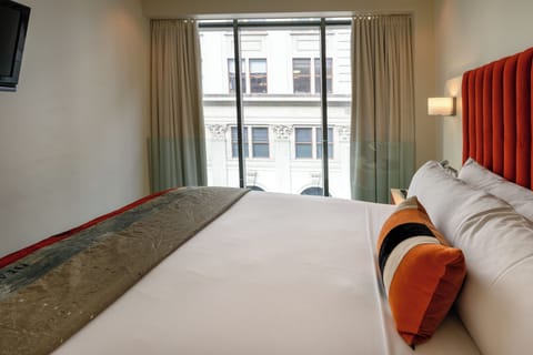 Loft Suite | Premium bedding, down comforters, pillowtop beds, minibar