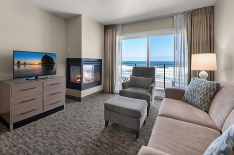 Fireplace Suite with Ocean View | 1 bedroom, blackout drapes, free WiFi, bed sheets