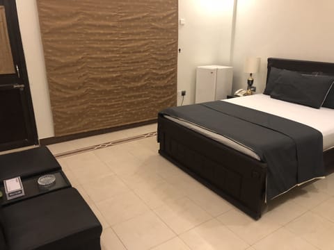 Deluxe King Room | Free WiFi, bed sheets