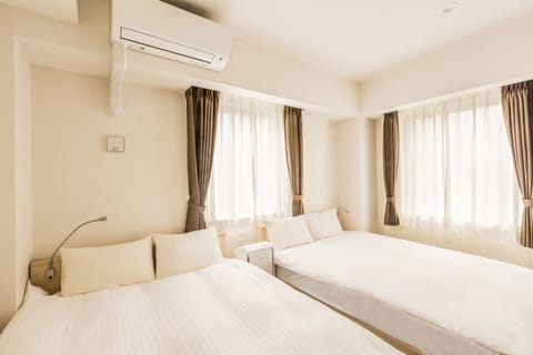 Comfort Twin Room | Desk, blackout drapes, free WiFi, bed sheets