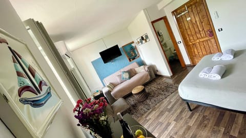 Premium Room | Minibar, desk, blackout drapes, free WiFi