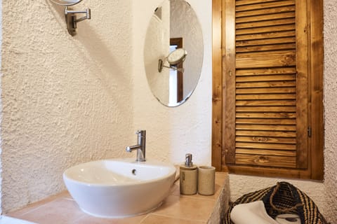 Room, Balcony, Sea View | Bathroom | Shower, rainfall showerhead, eco-friendly toiletries, hair dryer